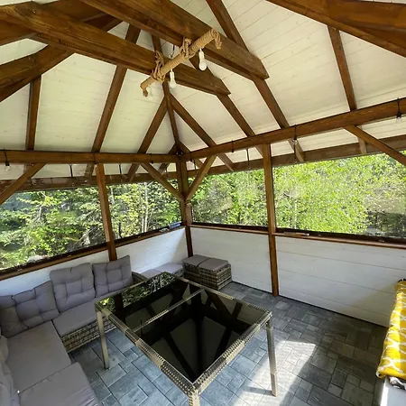 Bialy Swierczek Nyaraló